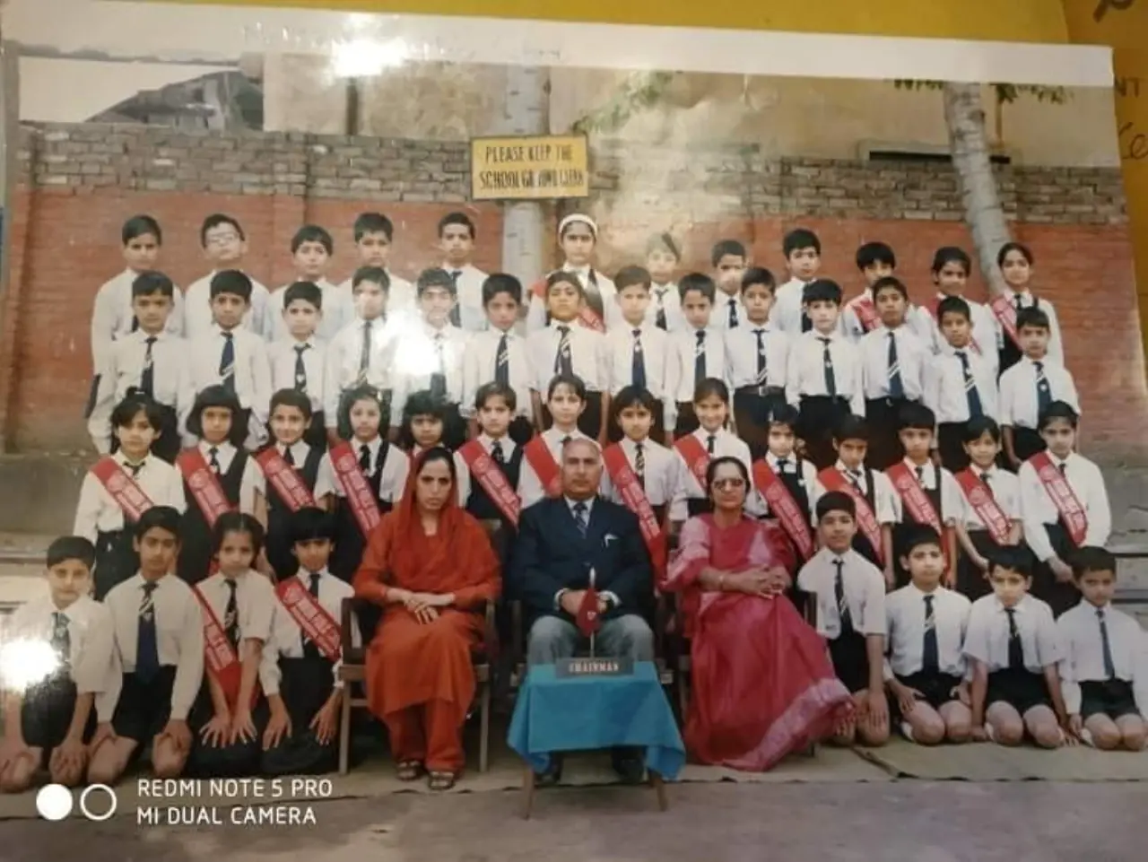 Class batch photo — formal