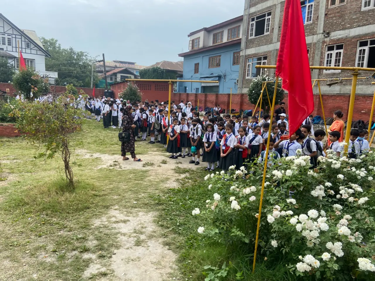 Students exploring park on field trip