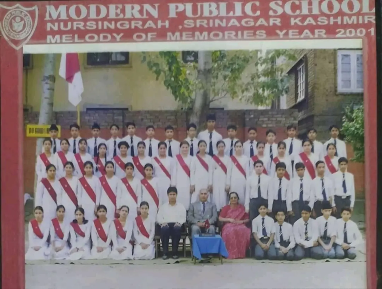 Batch photo with badges